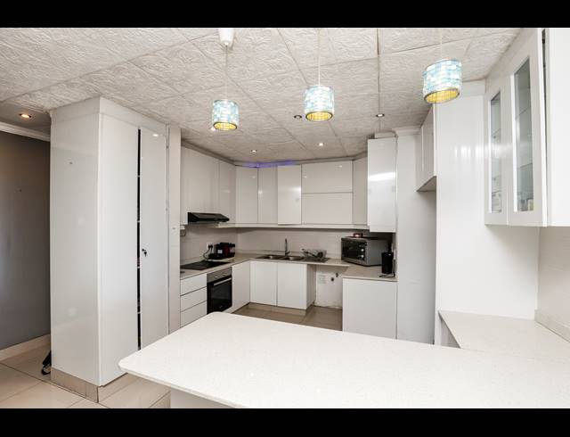 3 BEDROOM APARTMENT FOR SALE IN MORNINGSIDE